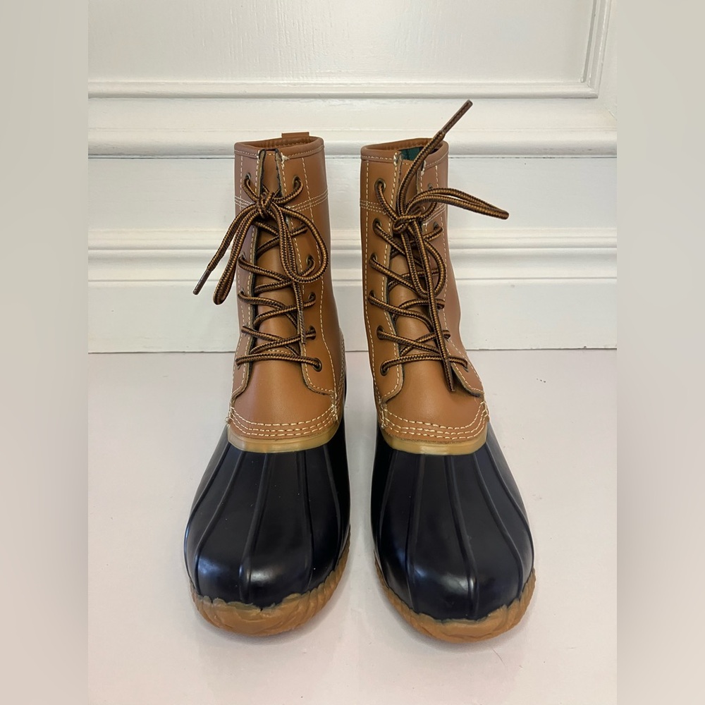 Lands’ End Women’s Size 7 Duck Boots Black Tan Flannel Lined - Picture 2 of 13